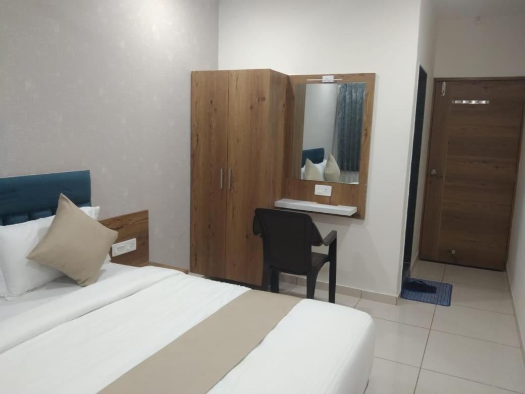 Hotel Md Residency Anand Exterior photo