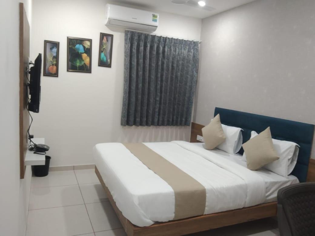 Hotel Md Residency Anand Exterior photo