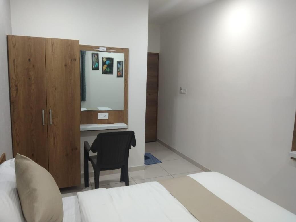 Hotel Md Residency Anand Exterior photo