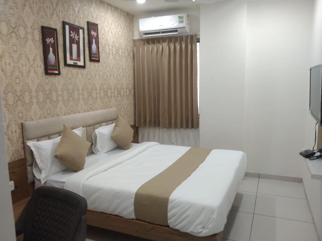 Hotel Md Residency Anand Exterior photo