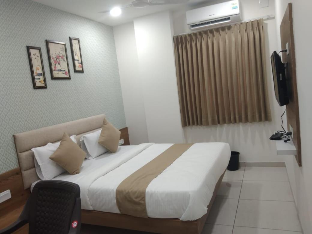 Hotel Md Residency Anand Exterior photo