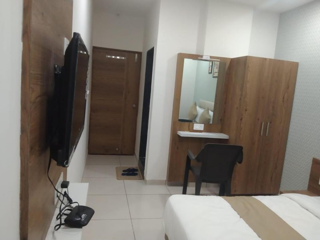 Hotel Md Residency Anand Exterior photo