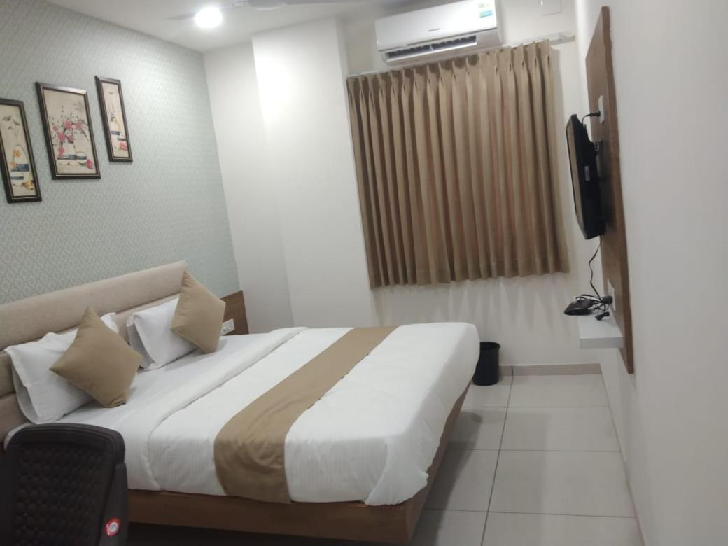 Hotel Md Residency Anand Exterior photo