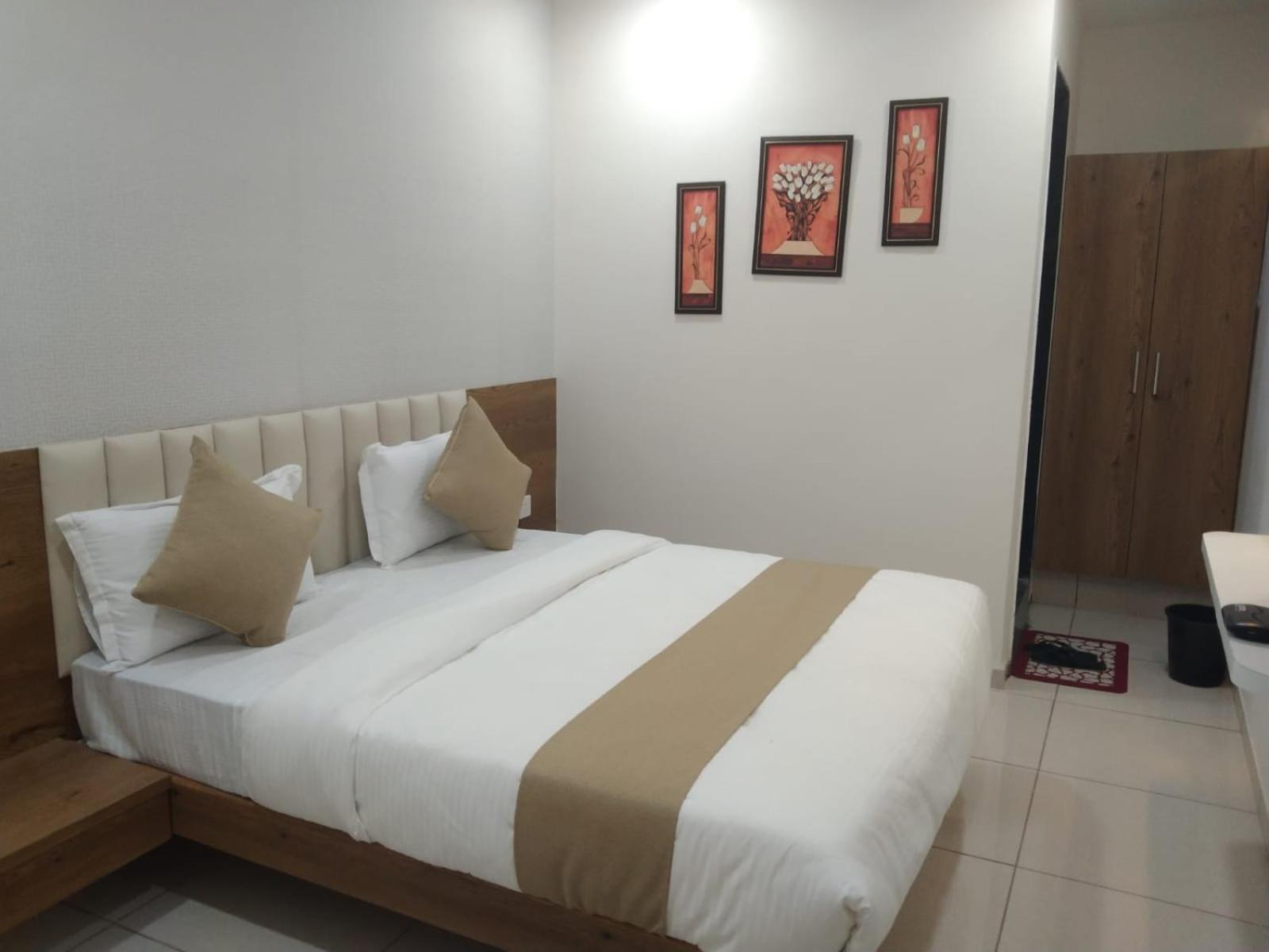 Hotel Md Residency Anand Exterior photo